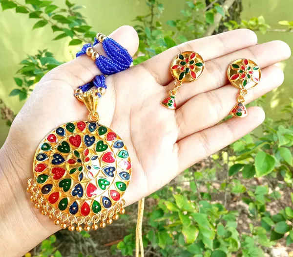 Assamese_Traditional_Gold_Plated_Multicolour_Japi_Tassel_Jewellery_Set_For_Women